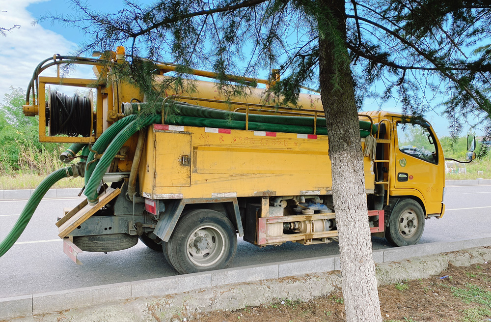 283慈悲社清洗抽粪车